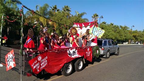 Nov 28, 2021 · Light Parade participants will be taking a new route this year. The annual Christmas Light Parade is fast approaching as the season’s holidays have arrived. However, this year there will be some changes to the city’s parade route. Sierra Vista Chamber of Commerce Chief Executive Officer Melany Edwards-Barton said the new parade route is ...